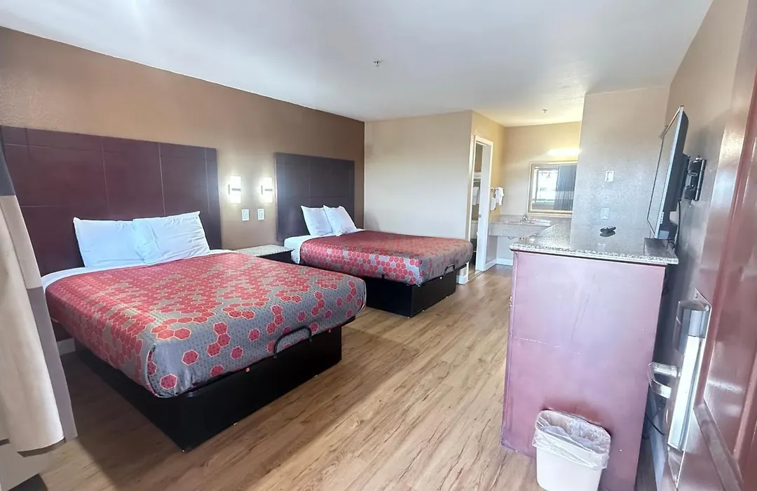 Valley Inn-1