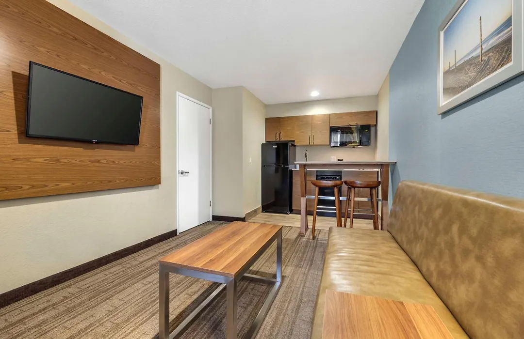 Best Western Carlsbad By The Sea-1