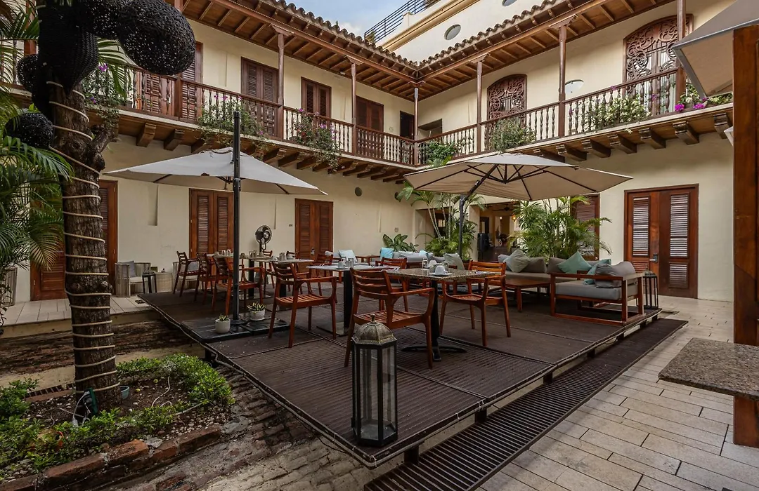Ananda Hotel Boutique-1