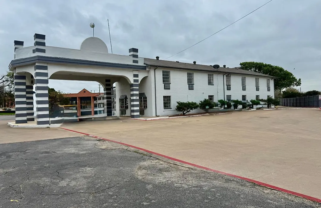 Sherman Inn-1
