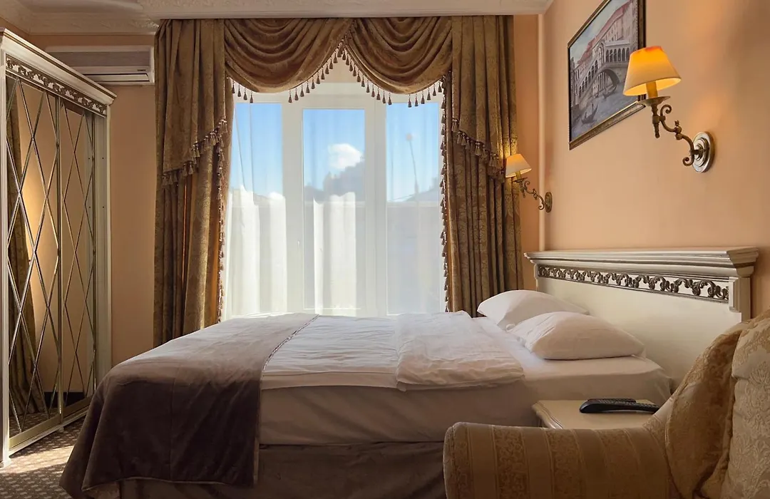 Royal City Hotel-1