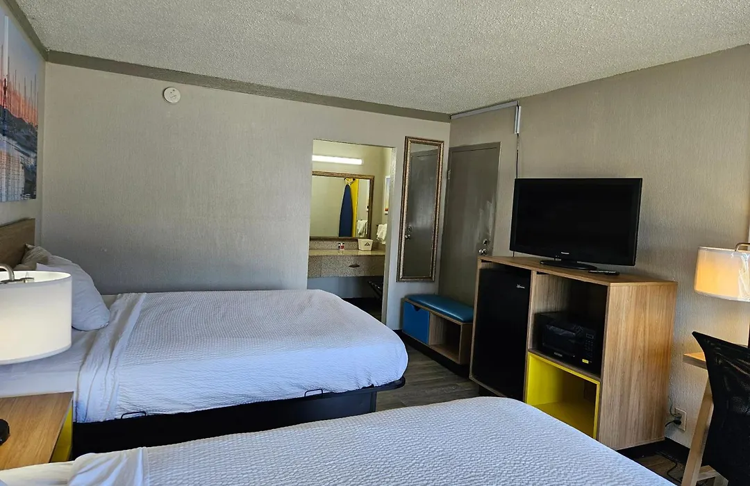 Days Inn By Wyndham Washington-1