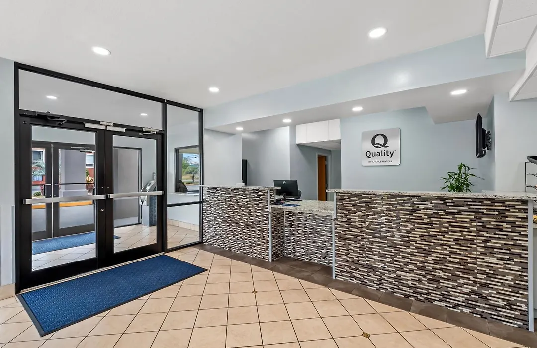 Quality Inn & Suites Biloxi - Ocean Springs-1