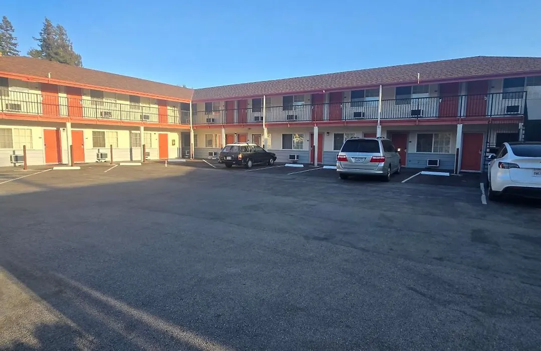National 9 Motel-1