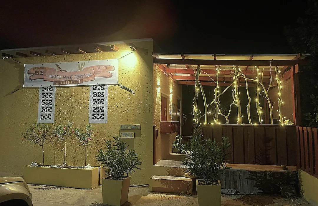 The Dive Hut - Boutique Apartments-1