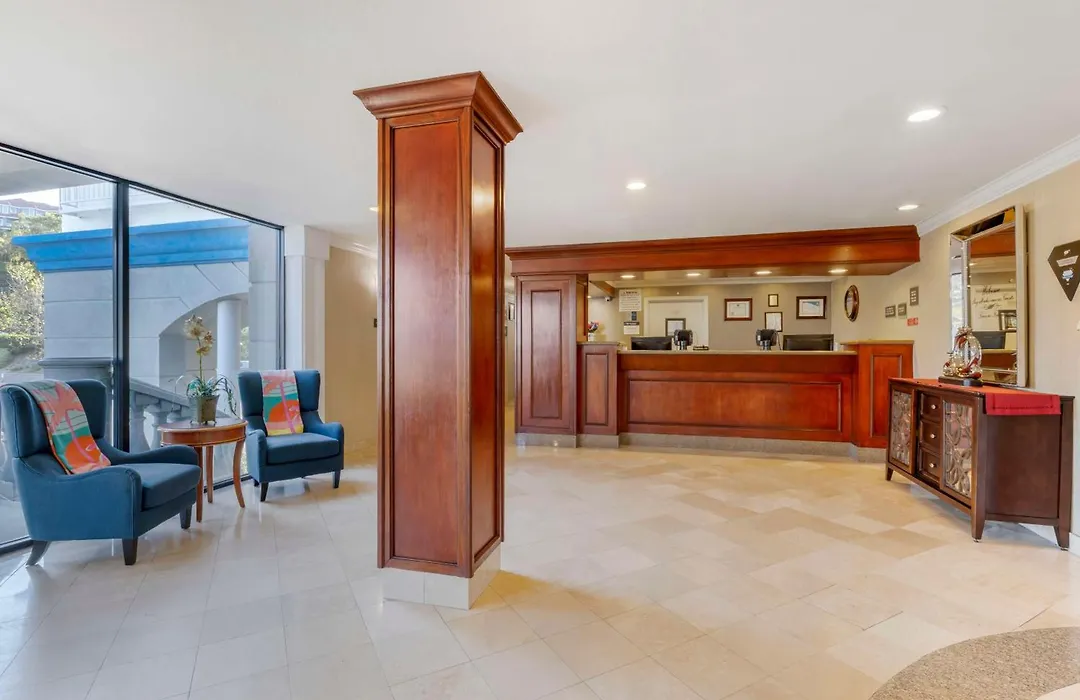 Best Western Plus Marina Shores Hotel-1