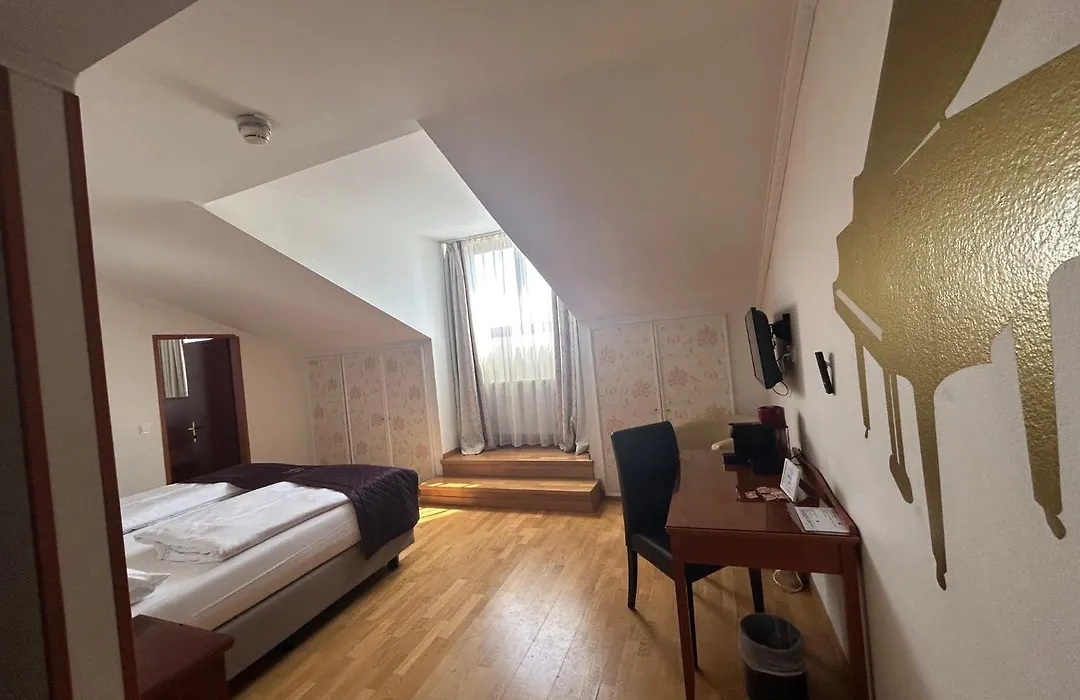 Hotel Am Schubertring-1
