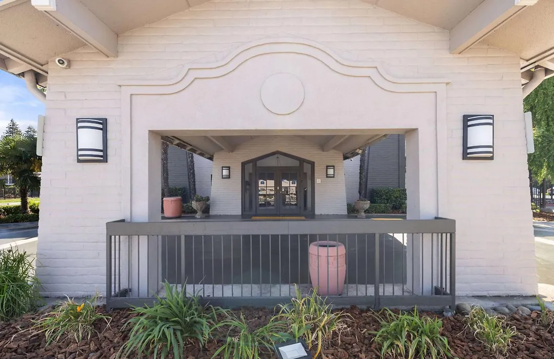 La Quinta Inn By Wyndham Stockton-1