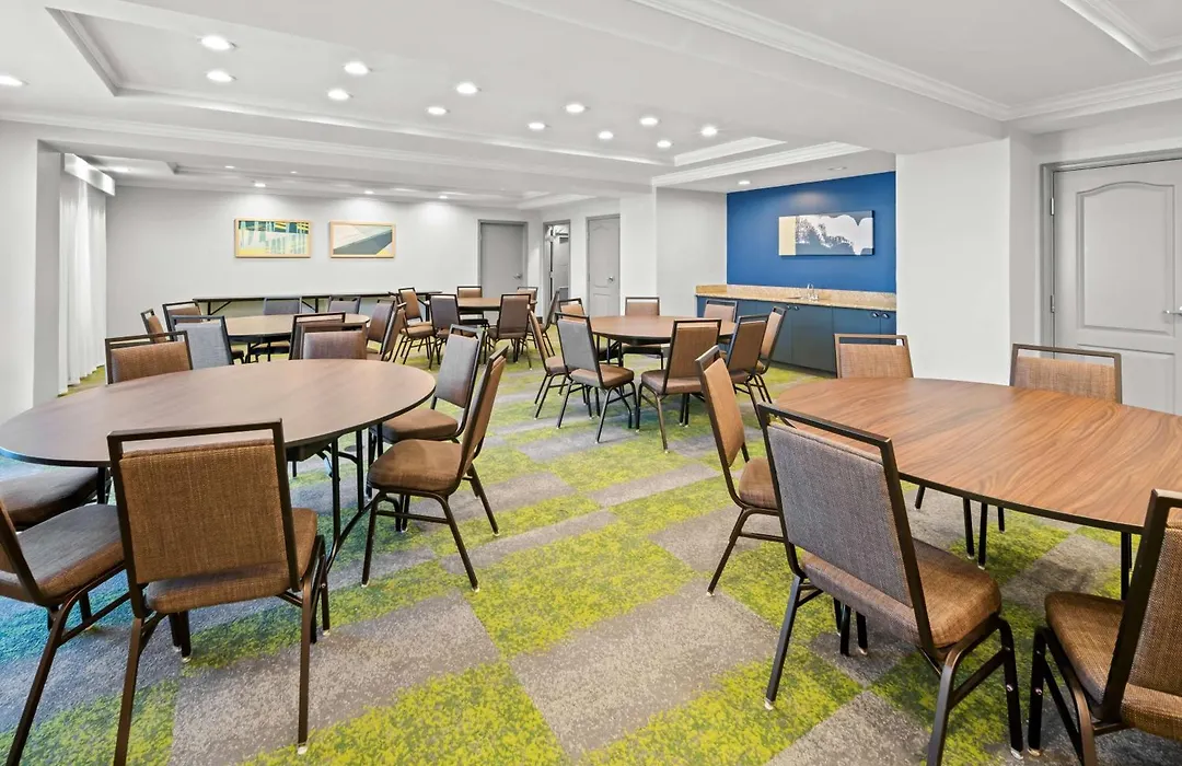 Spark By Hilton Woodbridge-1