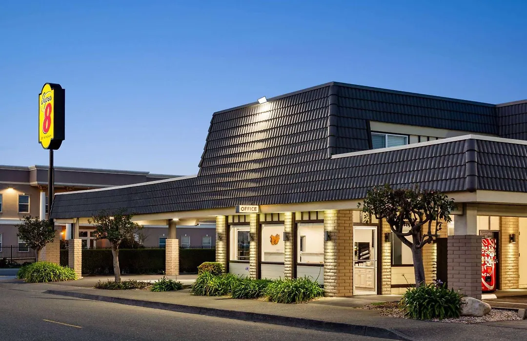 Super 8 By Wyndham Eureka-1
