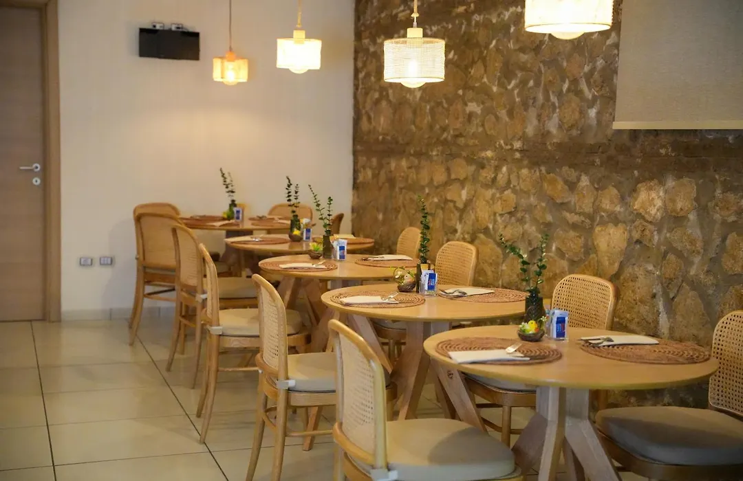 Plana Hotel-1