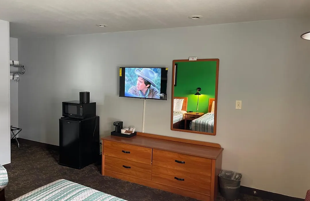 Pinebrook Motel-1