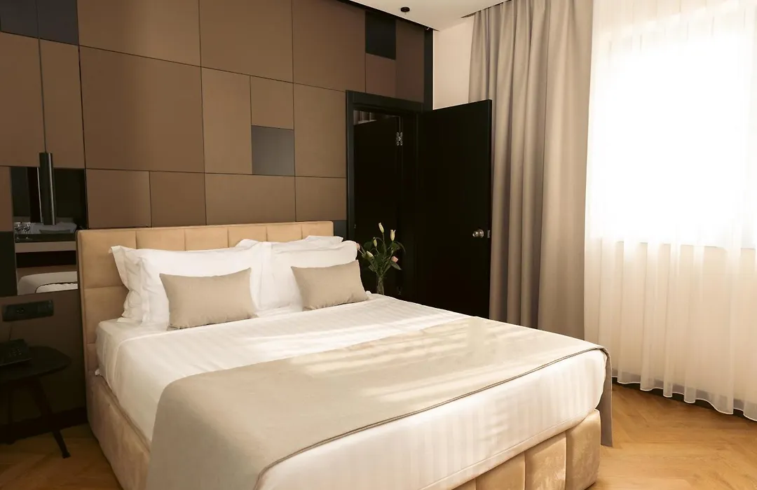 Venus Hotel-1