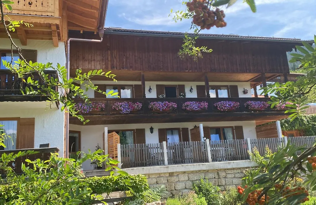 Gästehaus Sonnenbichl-1