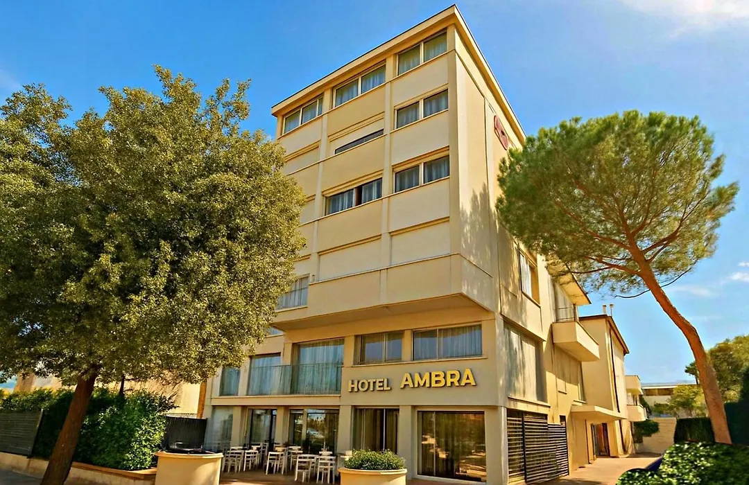 HOTEL AMBRA - Fronte Mare - Vicinissimi al Centro-1