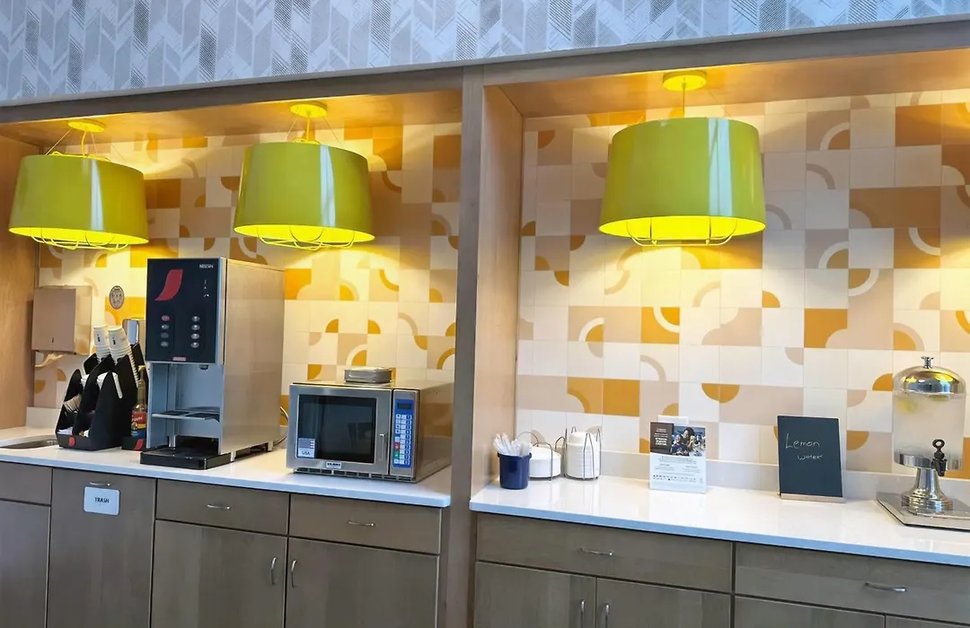 Days Inn & Suites By Wyndham Wausau-1