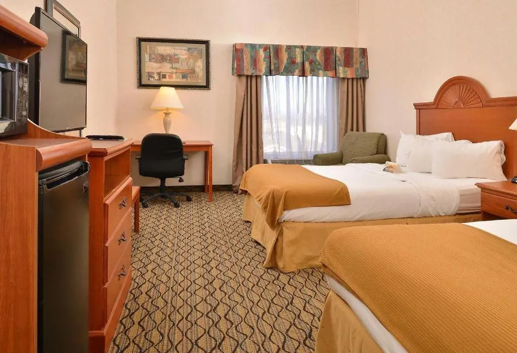 Quality Inn & Suites Jefferson City-1