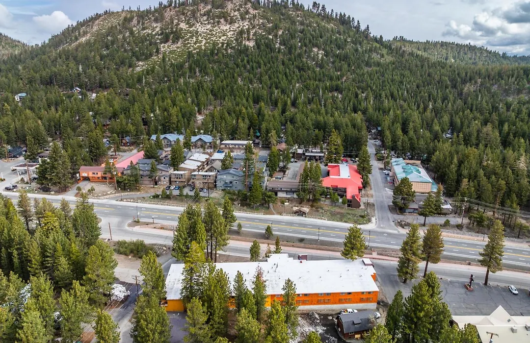 Quality Inn Near Mammoth Mountain Ski Resort-1