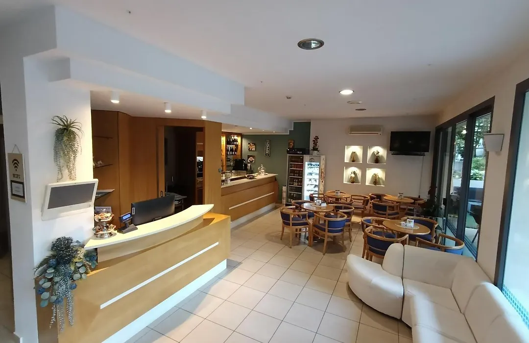Hotel Chris-1