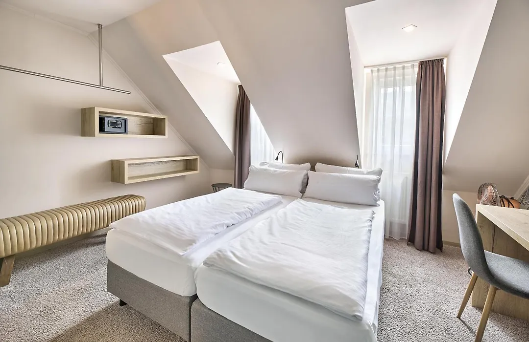 Hotel Germania-1