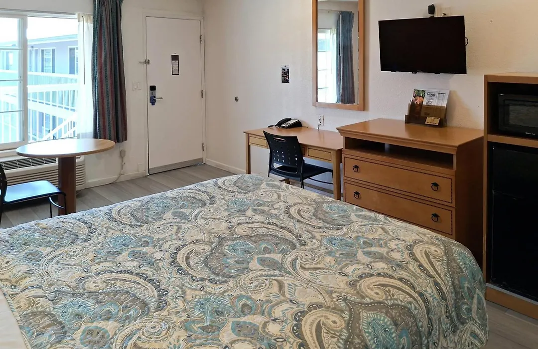 Rodeway Inn Alameda-Oakland-1