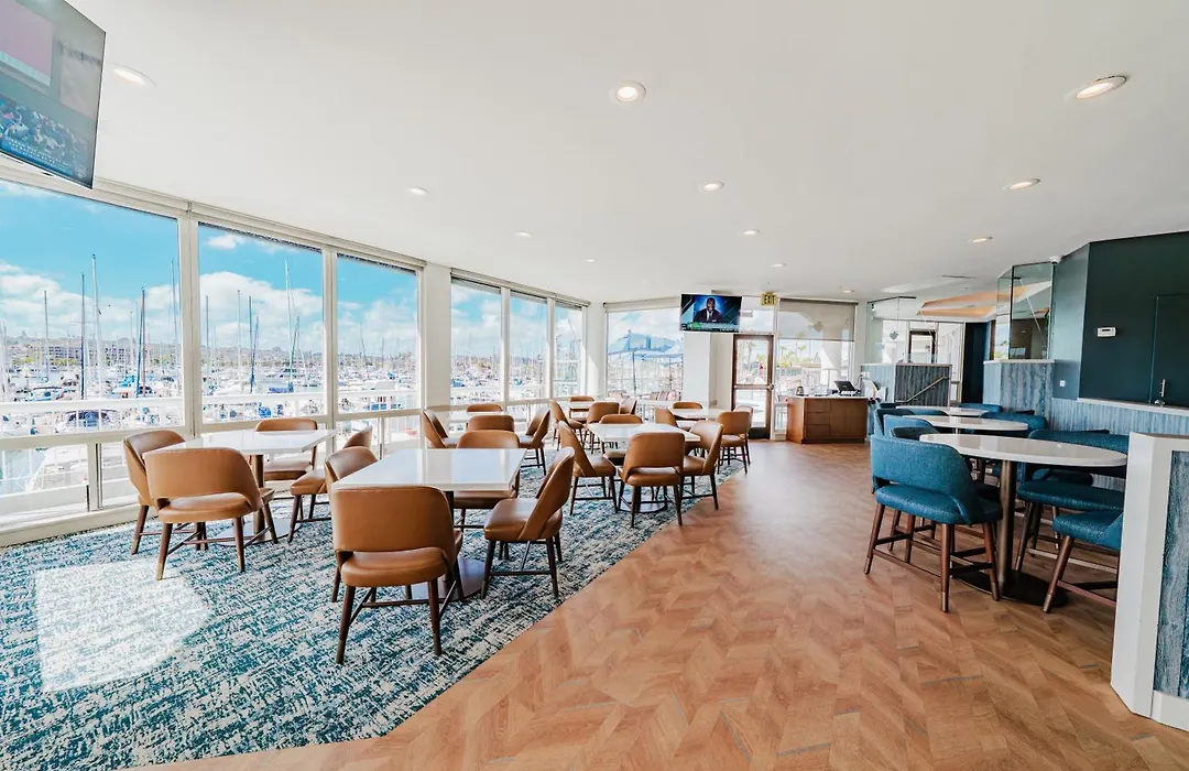 Bay Club Hotel And Marina-1