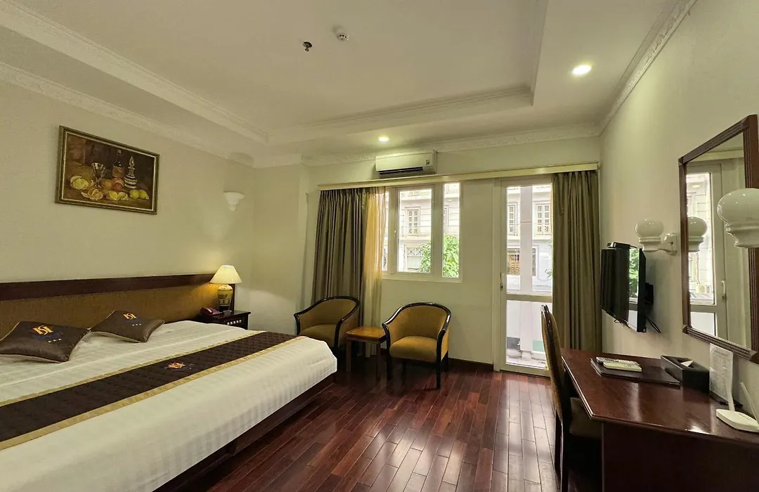 Huong Sen Hotel-1