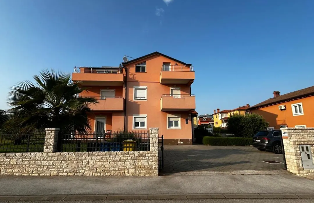 Guest House Gloria-1