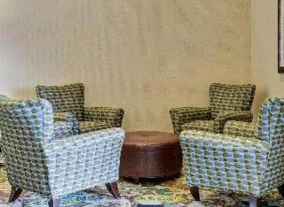 Comfort Suites Near Hot Springs Park-1