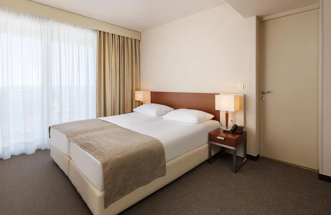 Hotel Albatros Plava Laguna-1