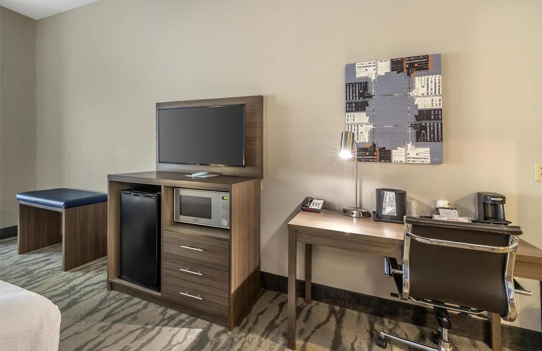 Best Western Plus Castlerock Inn & Suites-1