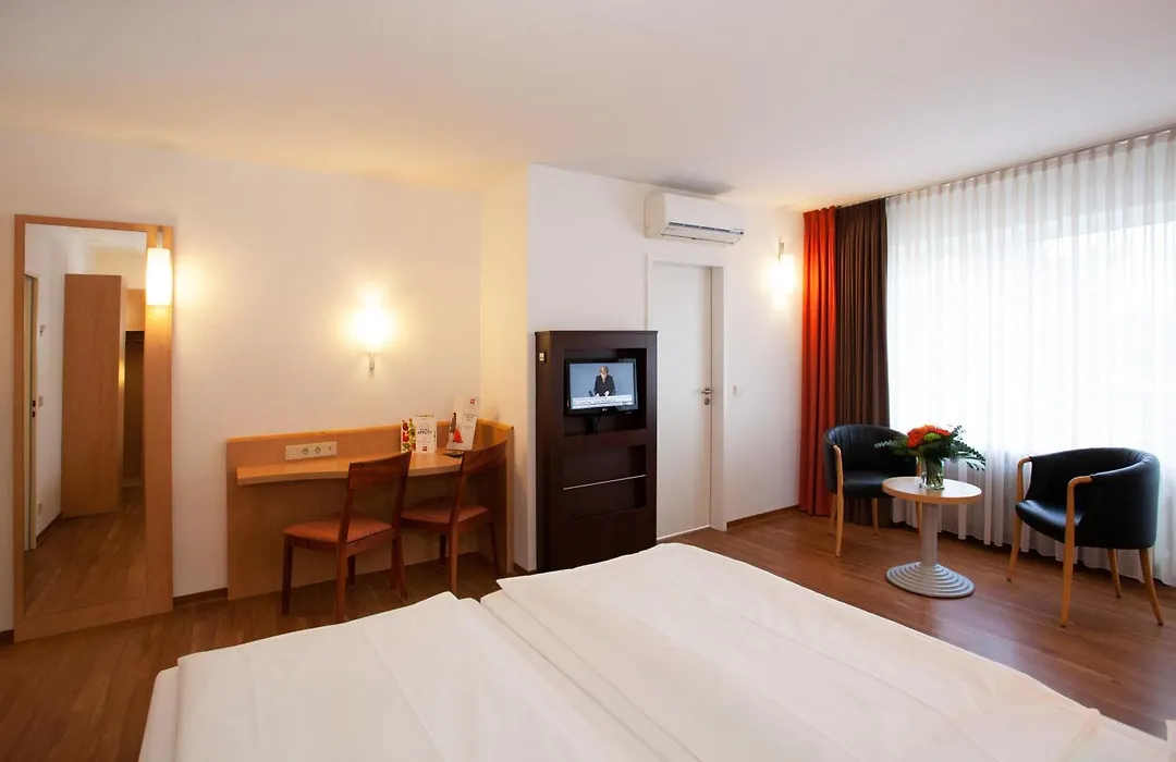 Friends Hotel Saarbrücken-1