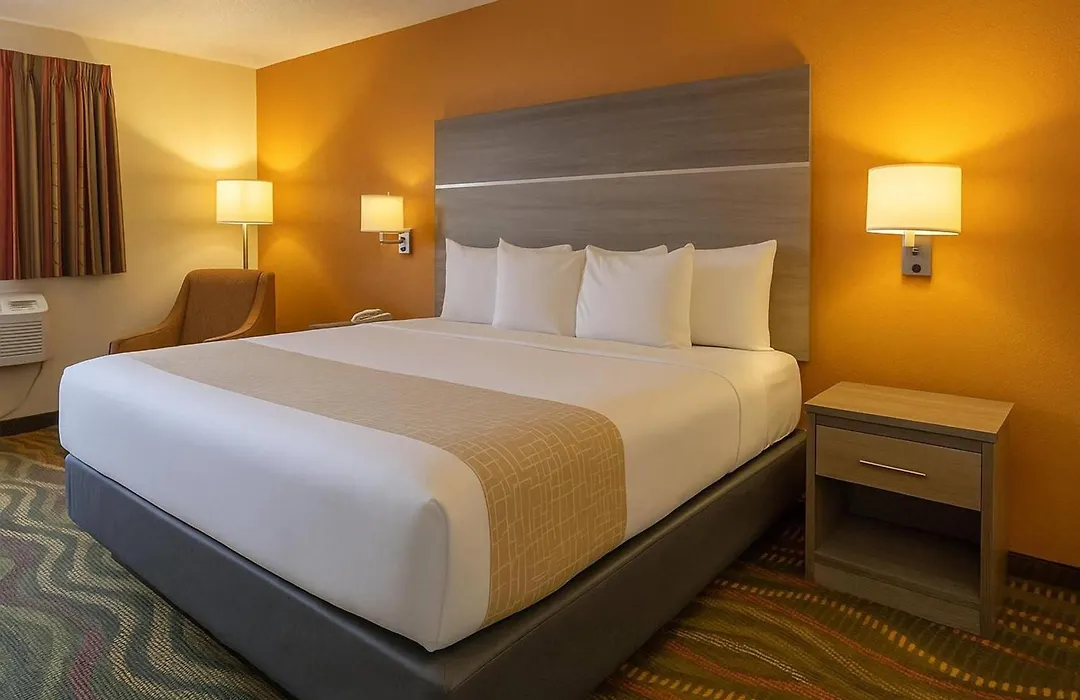 Travelodge By Wyndham Muskegon-1