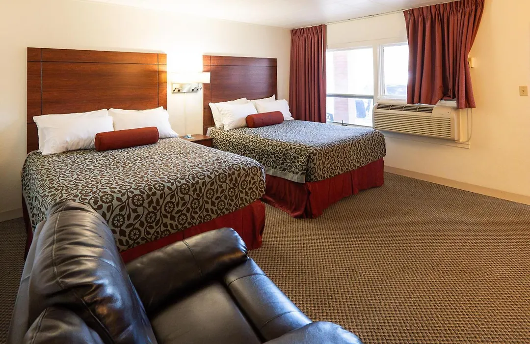 Hills Inn-1