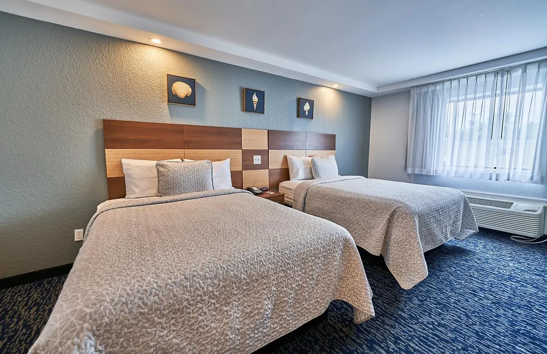 Hyannis Plaza Hotel-1