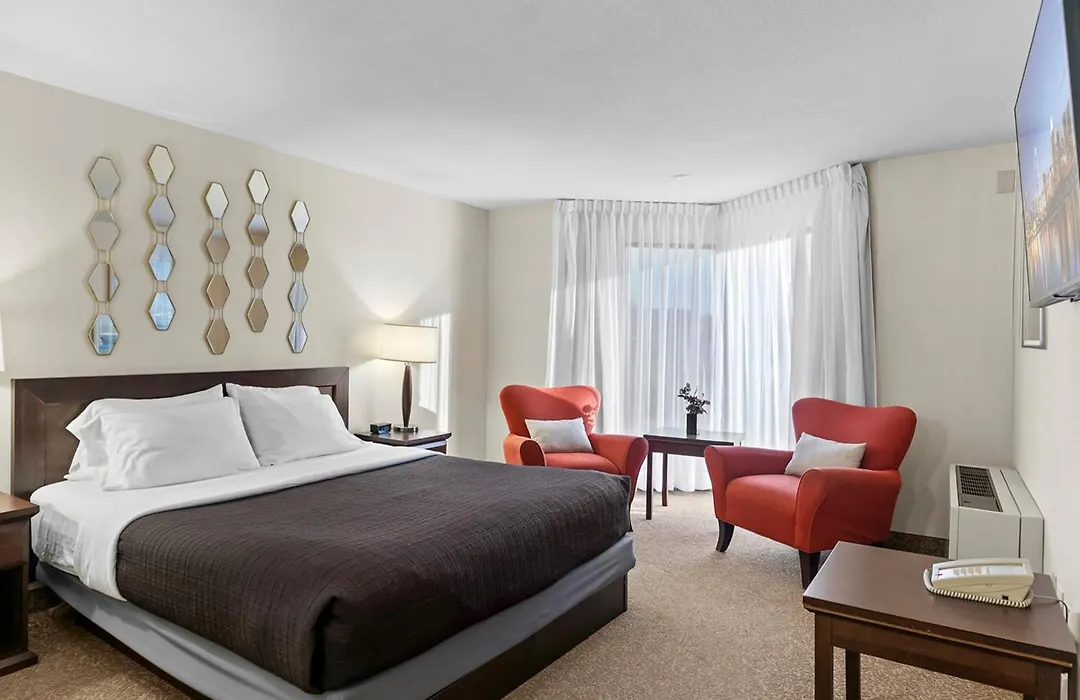 Travelodge Hotel By Wyndham Saskatoon-1