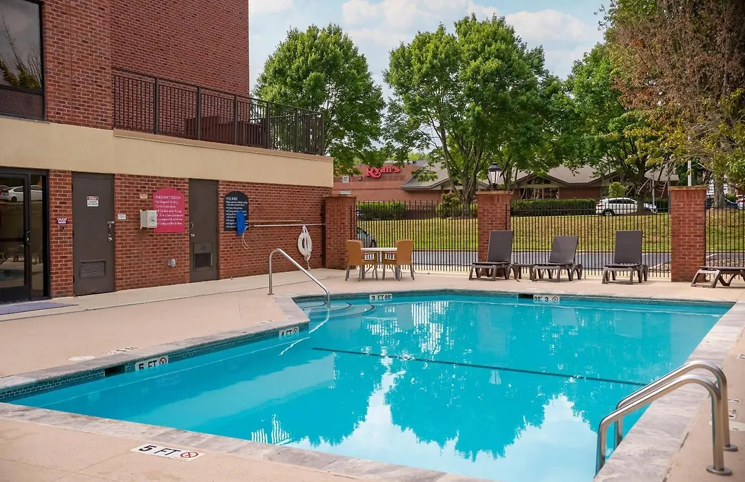 Comfort Suites Outlet Center-1