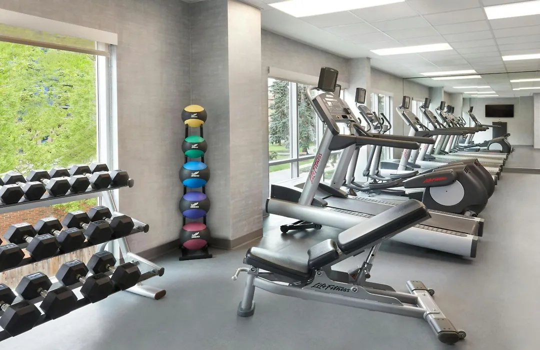 Fairfield Inn & Suites By Marriott Calgary Downtown-1