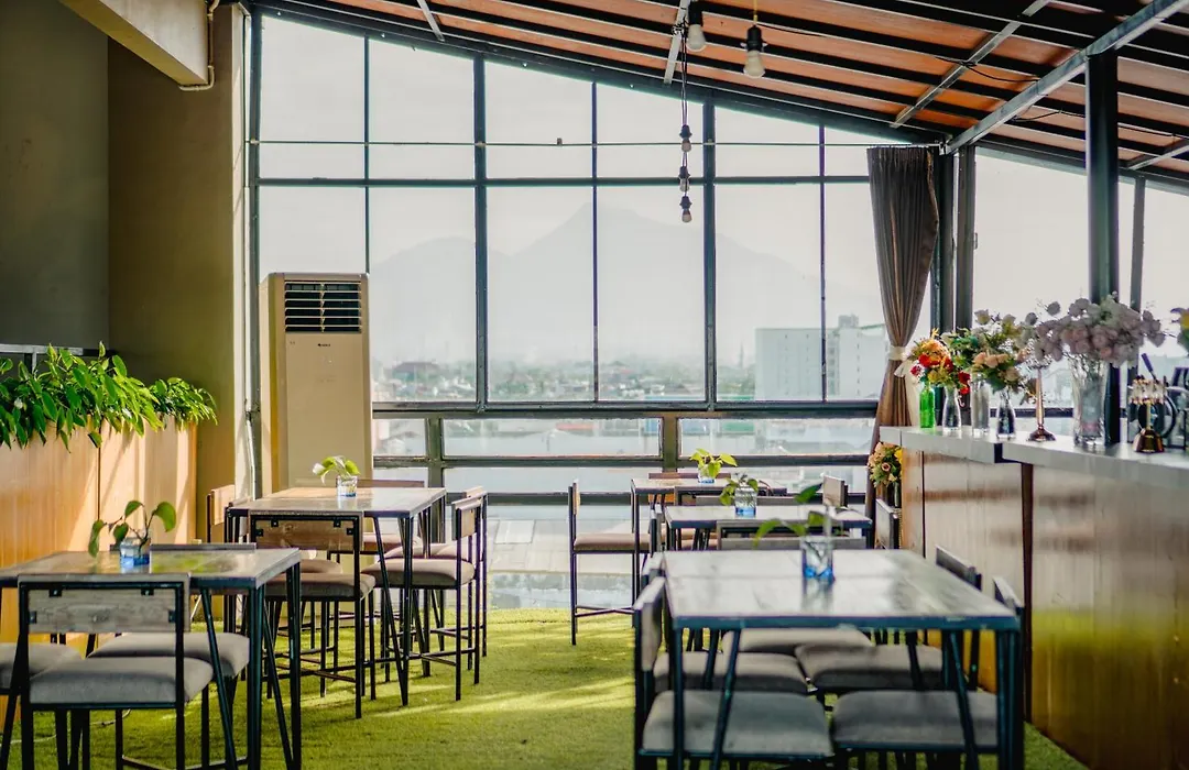 Yellow Star Gejayan Hotel-1