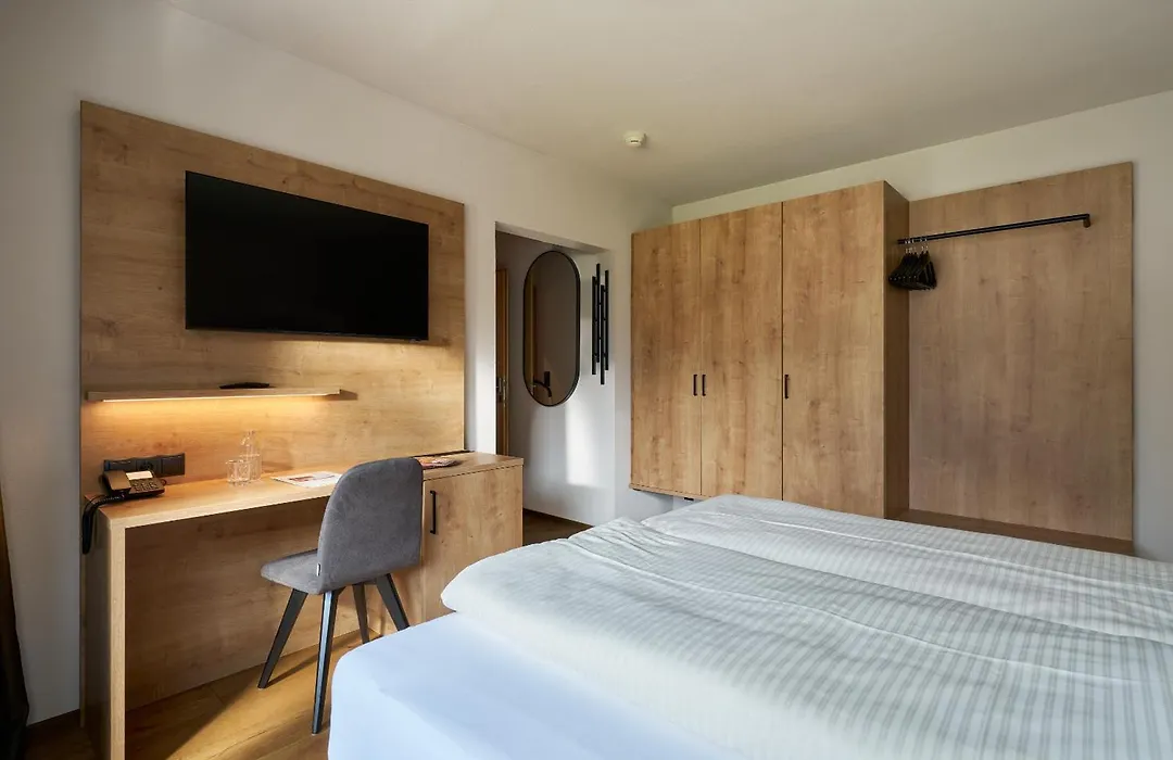 Hotel Stern-1
