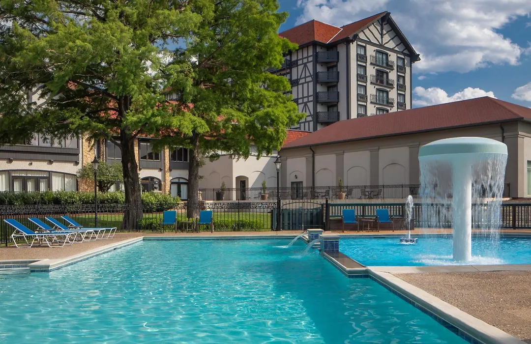 Sheraton Westport Lakeside Chalet-1