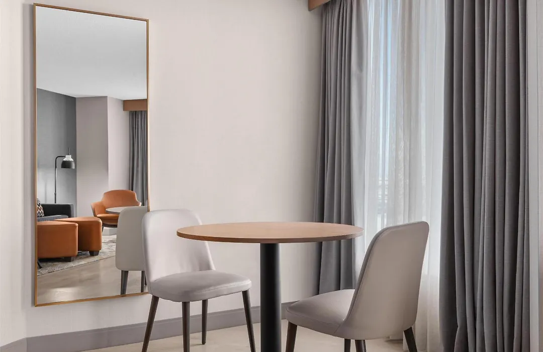 Hilton Garden Inn Toronto Airport-1