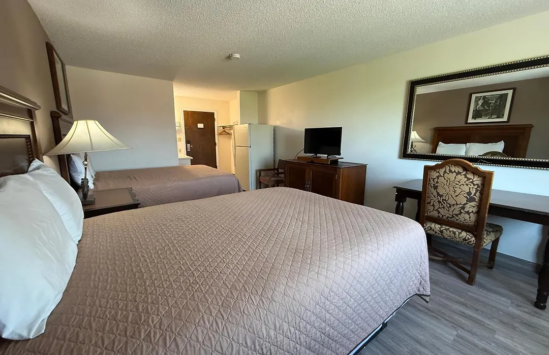 Island Inn-1