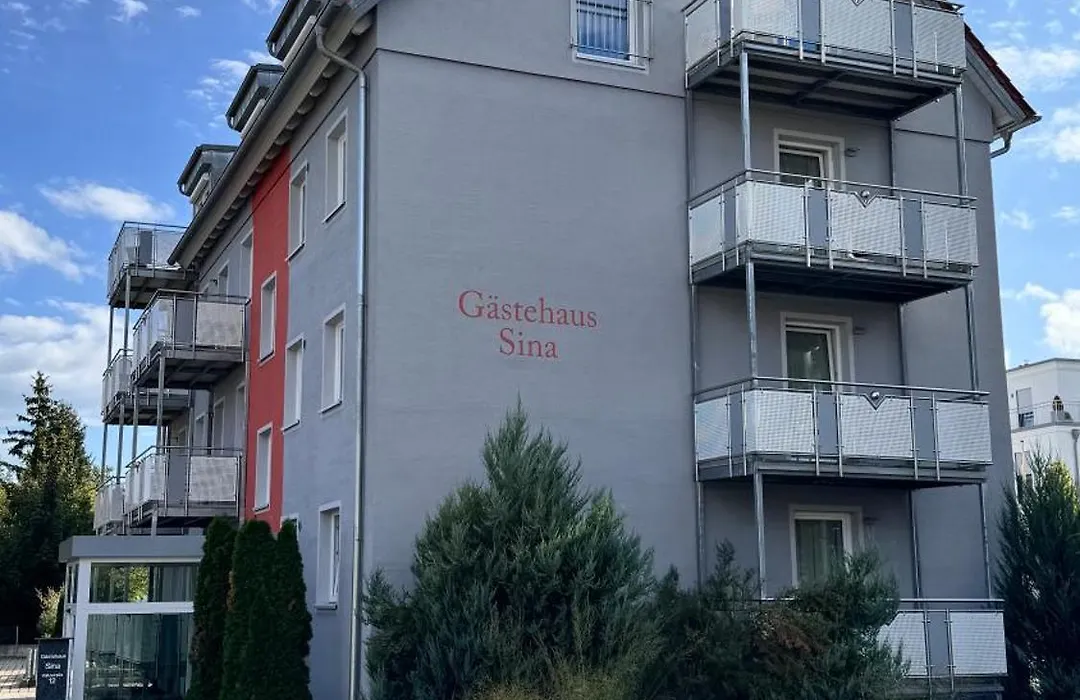 Goldener Schlüssel mit Gästehaus Sina-1