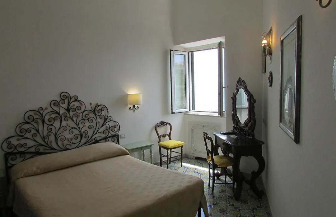 Domus Claudia-1