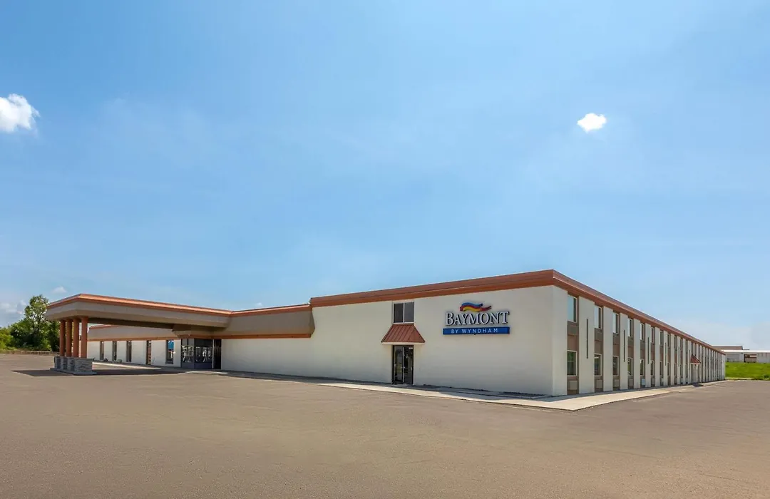 Baymont By Wyndham Jamestown Conference Center & Water Park-1