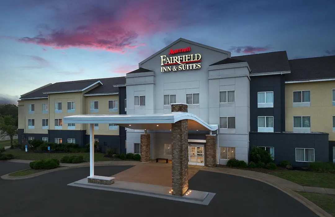 Fairfield Inn & Suites By Marriott Rogers-1