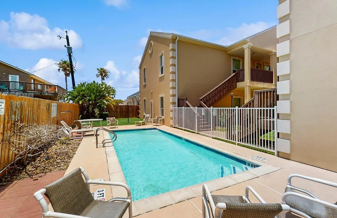 Escape Condominiums #2-1