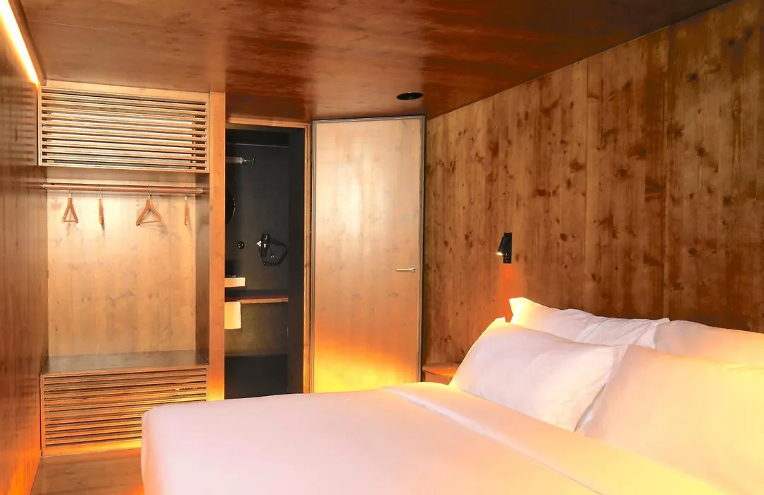 Zero Box Lodge Coimbra-1