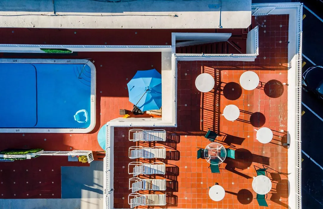 Pousada Suites At Hollywood Beach-1